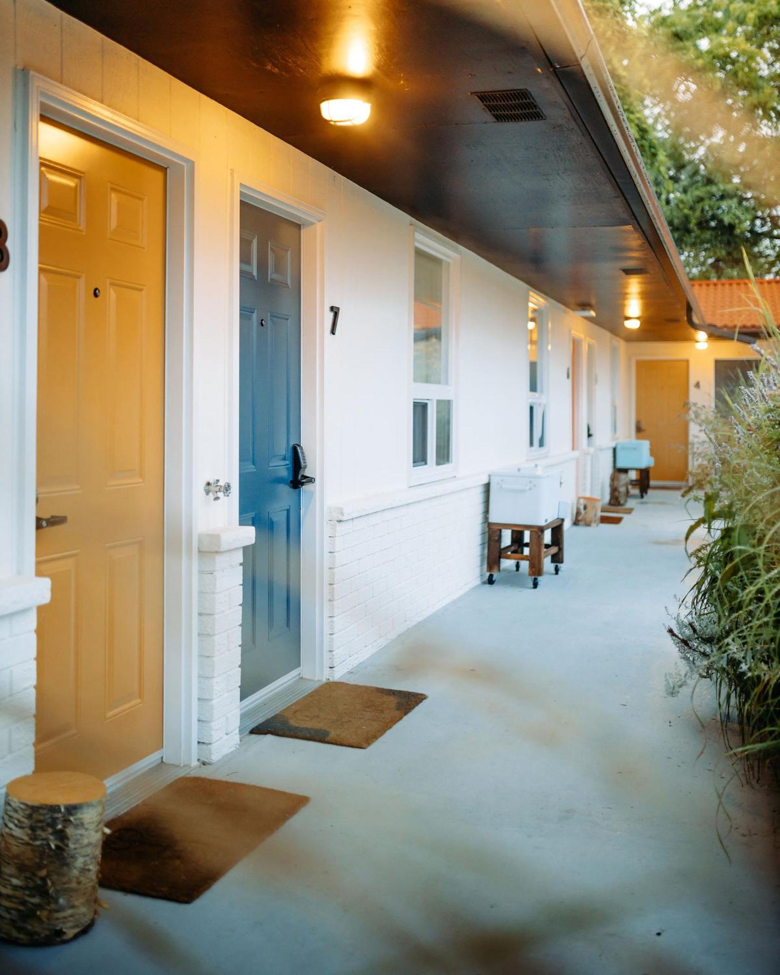 Penny'S Motel Thornbury Esterno foto