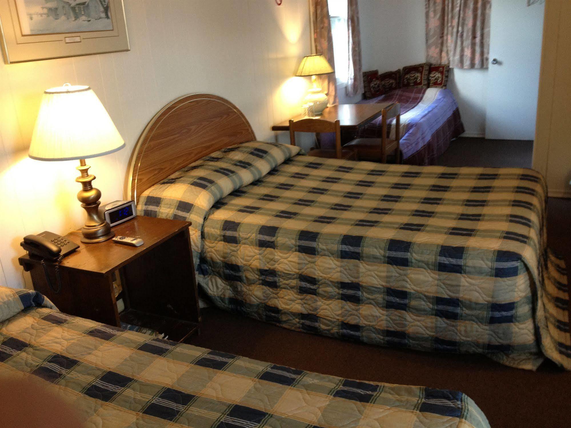 Penny'S Motel Thornbury Esterno foto
